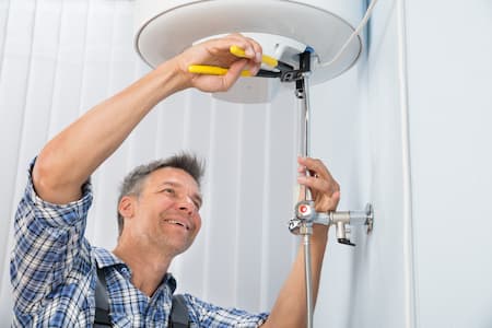 Differences Between Tankless Water Heaters And Tank Water Heaters